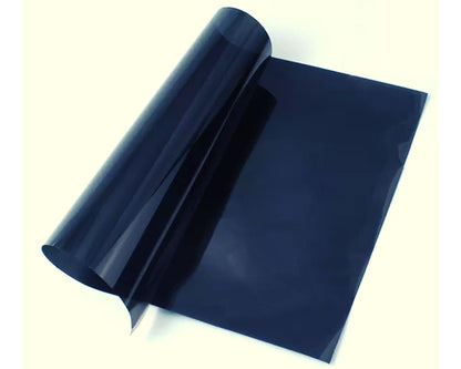 Kit bande de Film Solaire de 150x20 cm à poser sur pare-brise, Pare soleil couleur unie noire d'opacité 5% avec raclette de pose Incluse - STATION MANIA